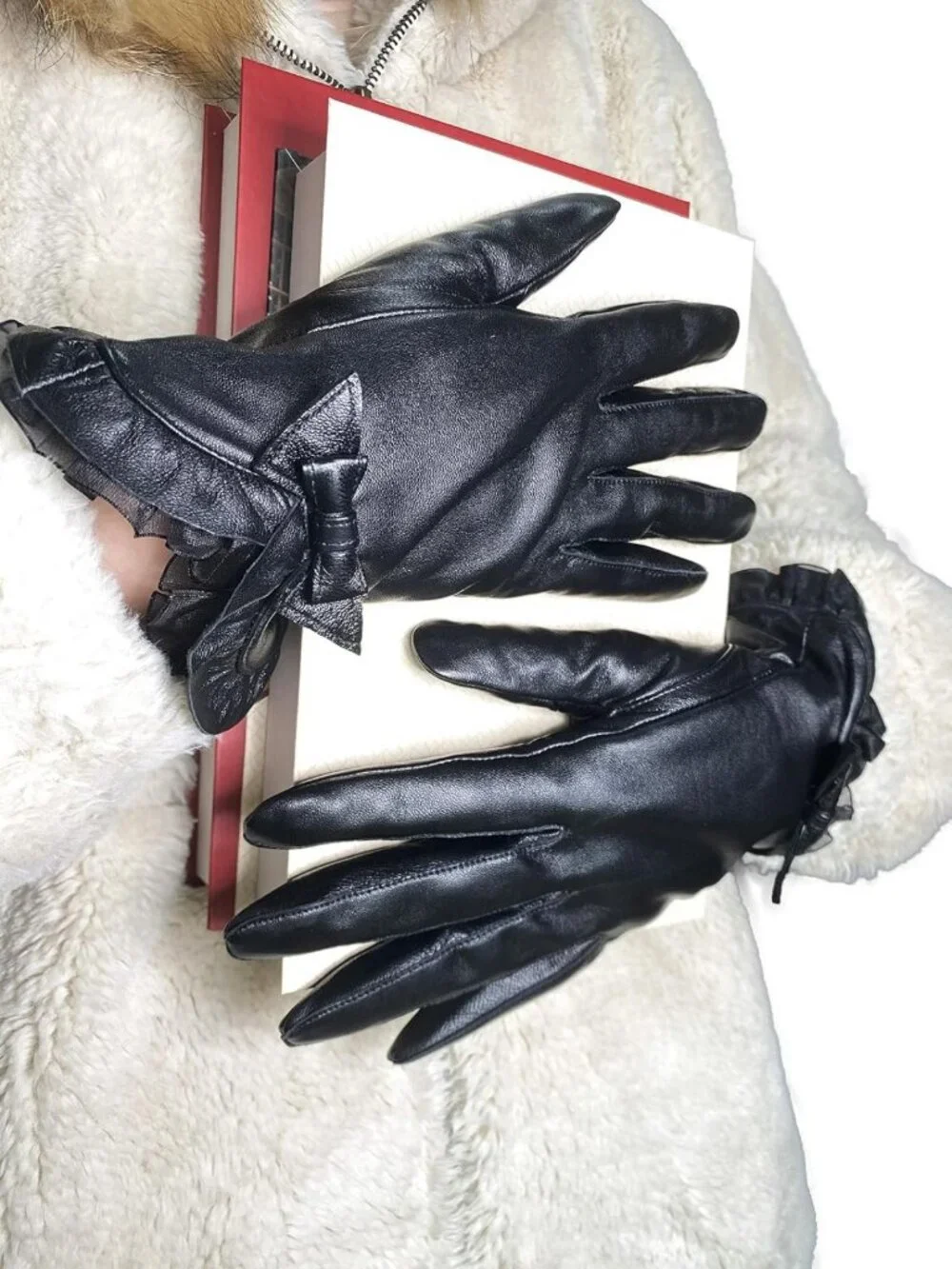 Cozy Sheepskin Leather Winter Gloves for Women, Cashmere Lined, Touchscreen